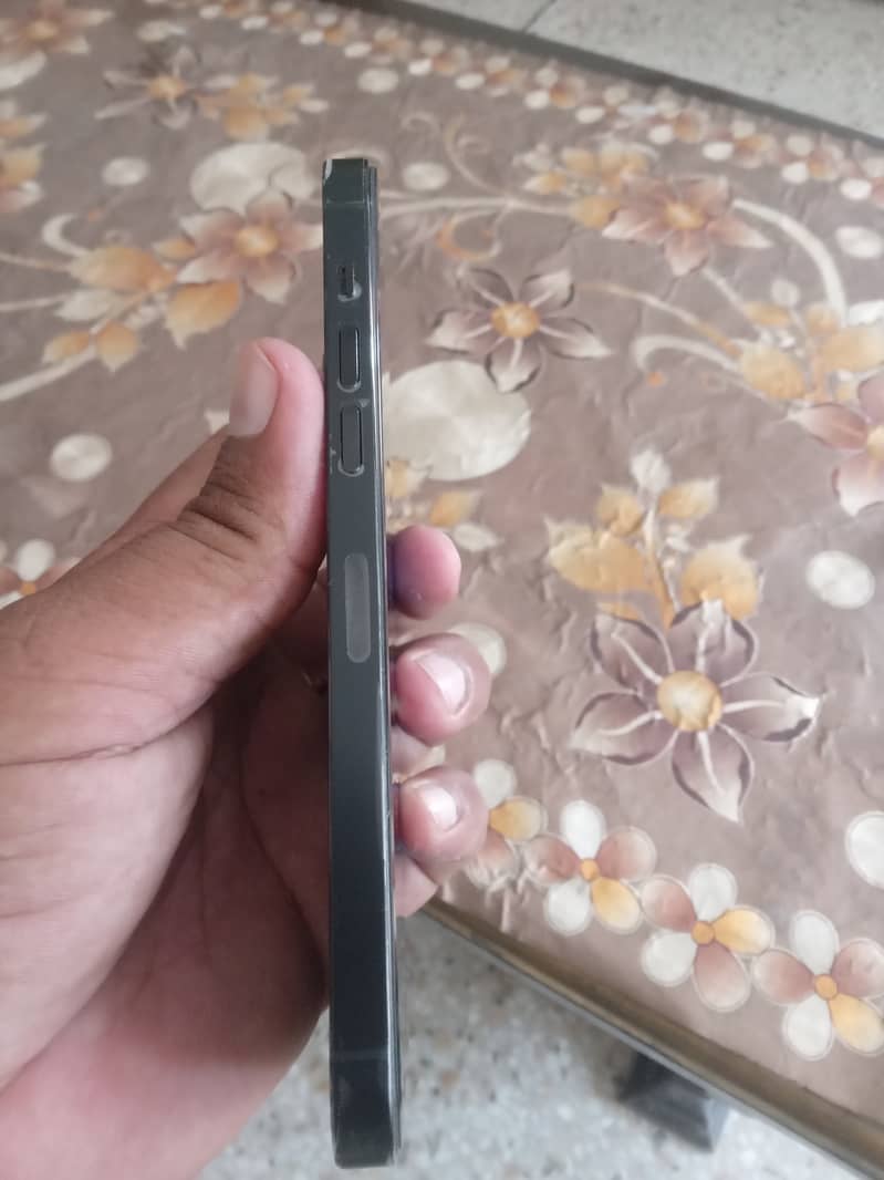 IPhone 14 Pro max 3