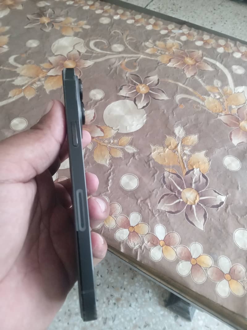 IPhone 14 Pro max 4