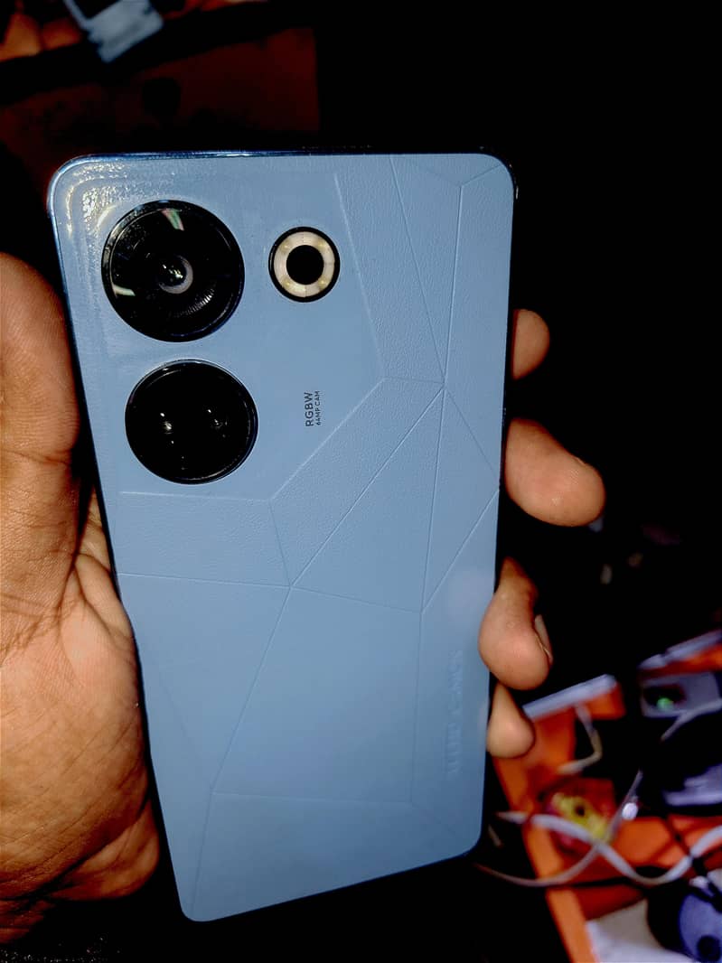 Tecno CAMON 20 0