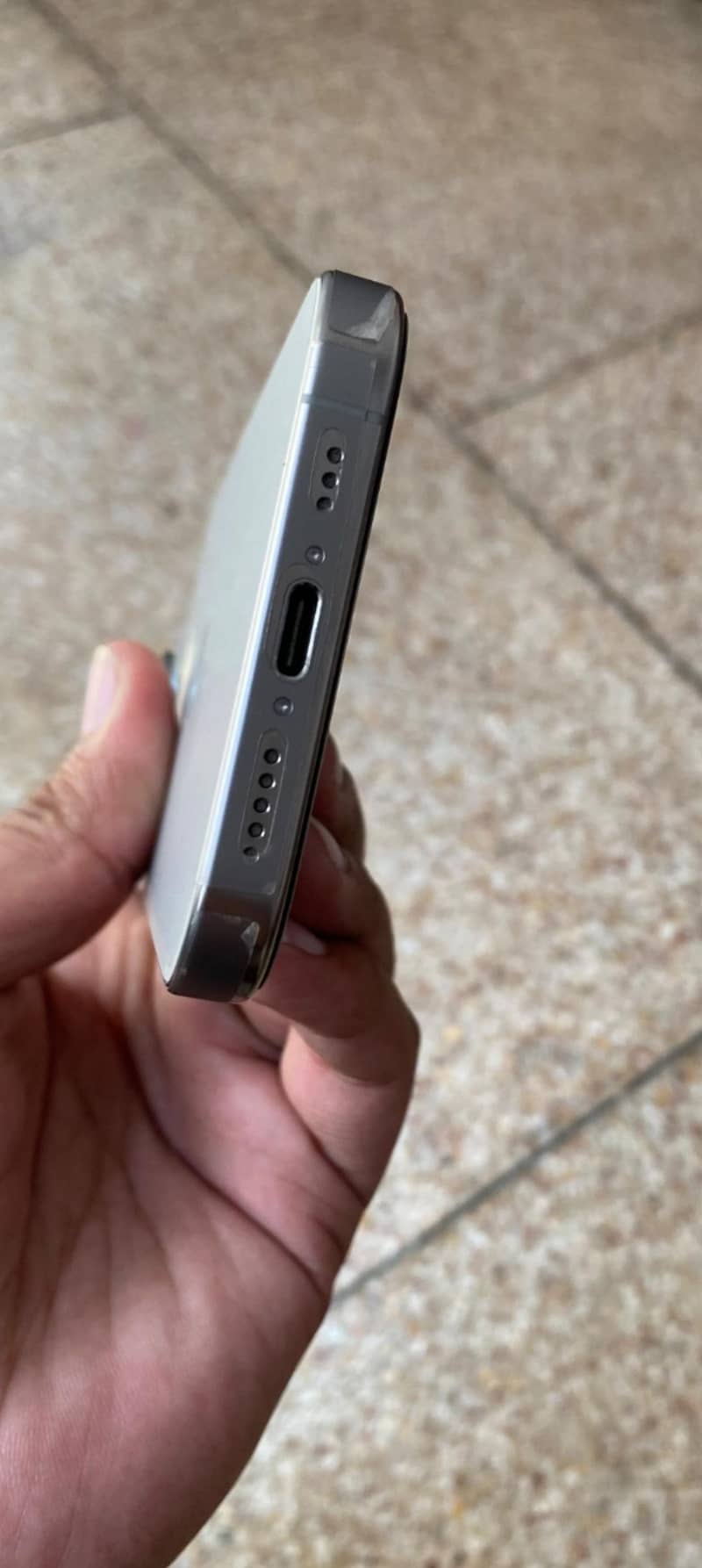 Apple iPhone 16 Pro 1