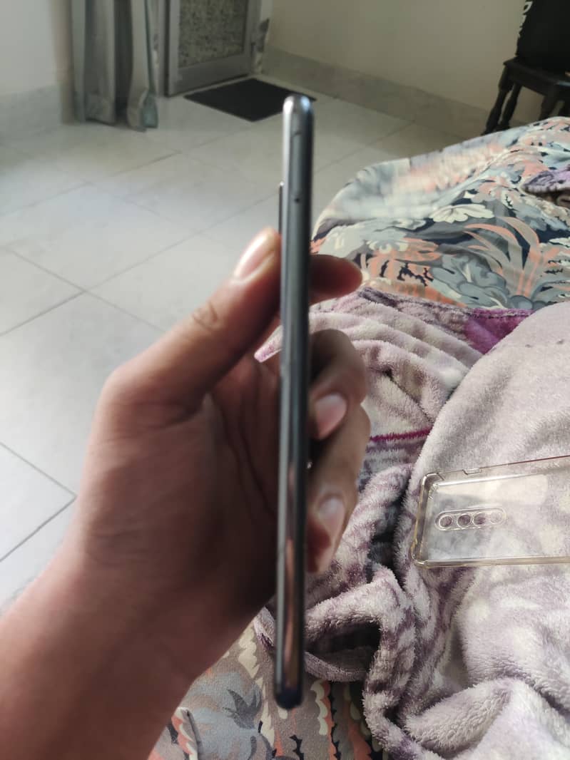 Vivo V21e 4