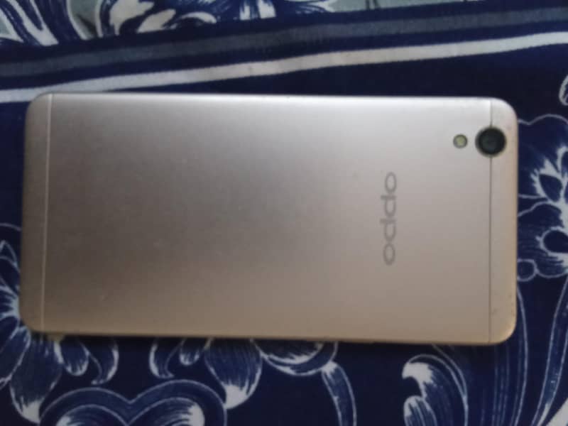 OPPO A37 1