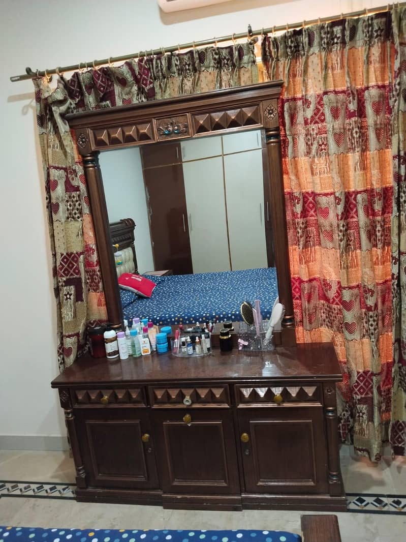 bedset and sofa set 0