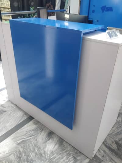 Shop cash counter / Table and other
