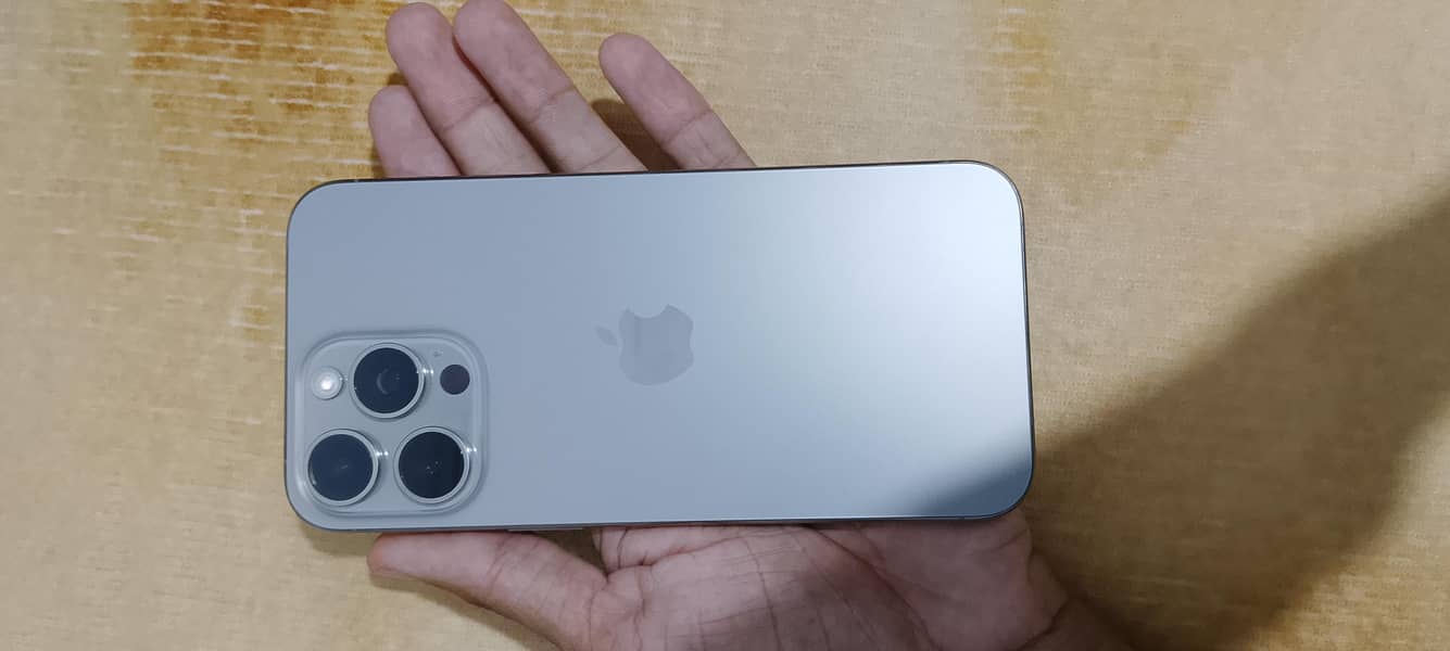 Apple iPhone 15 Pro Max 5