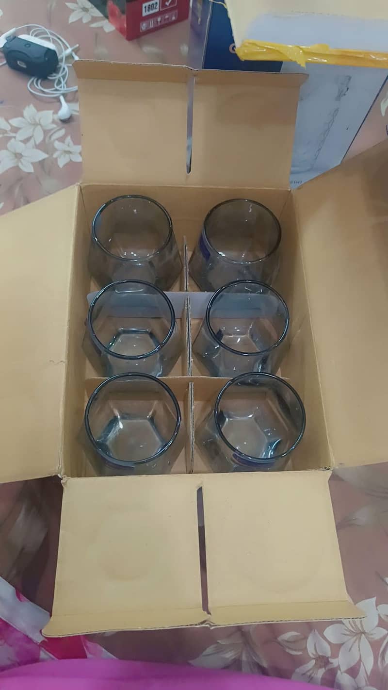 crockery items 9