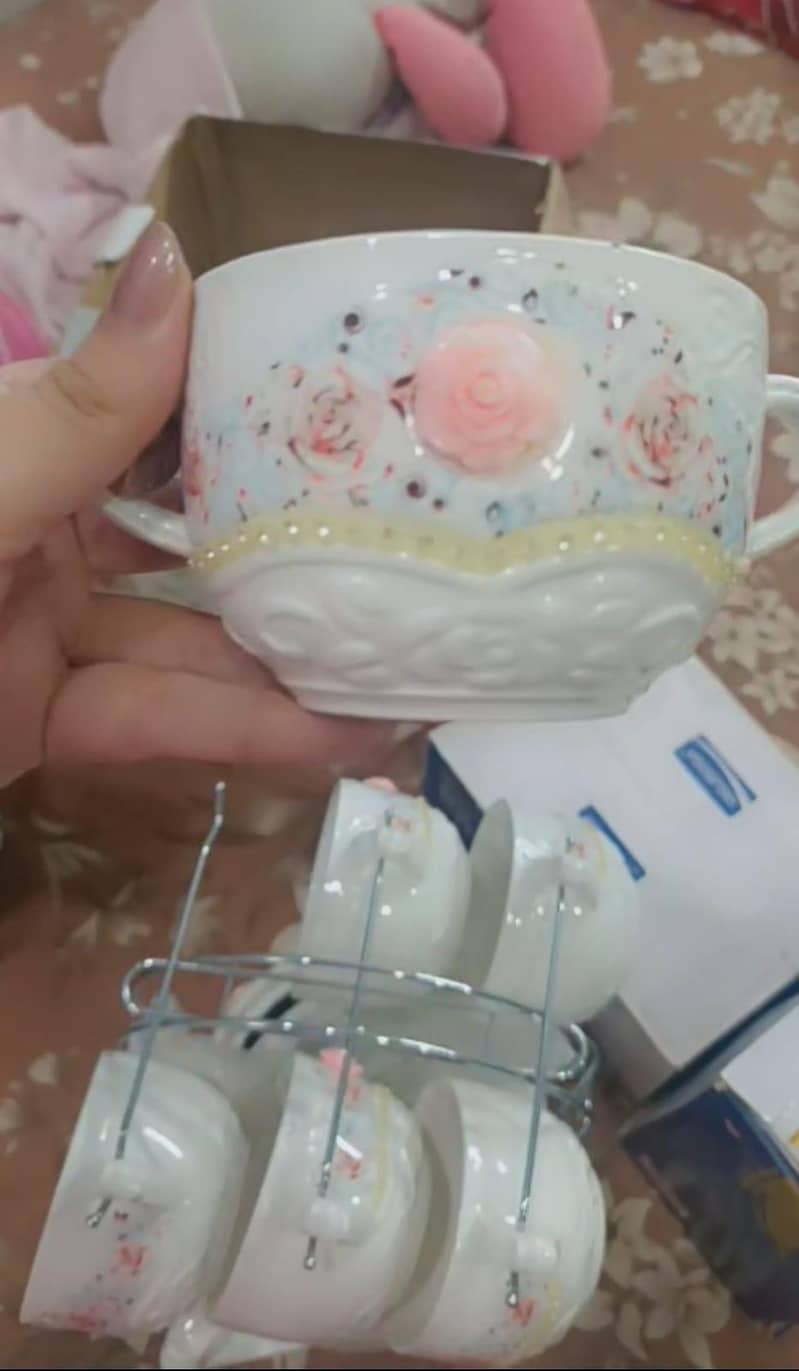 crockery items 16