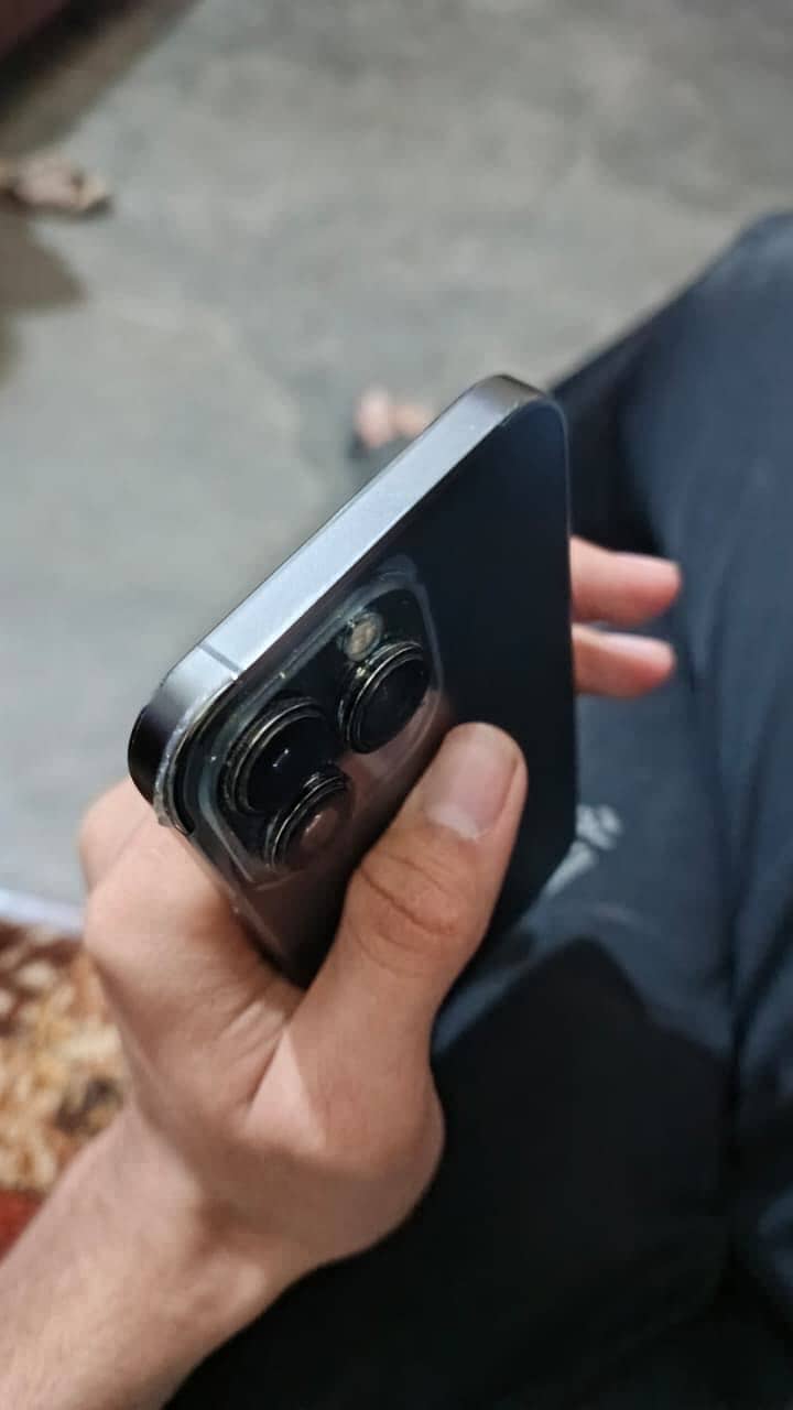 Apple iPhone 13 Pro 1