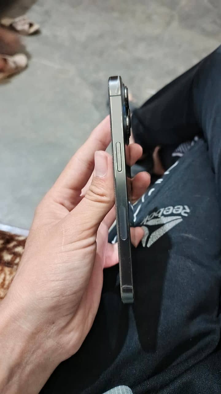 Apple iPhone 13 Pro 2