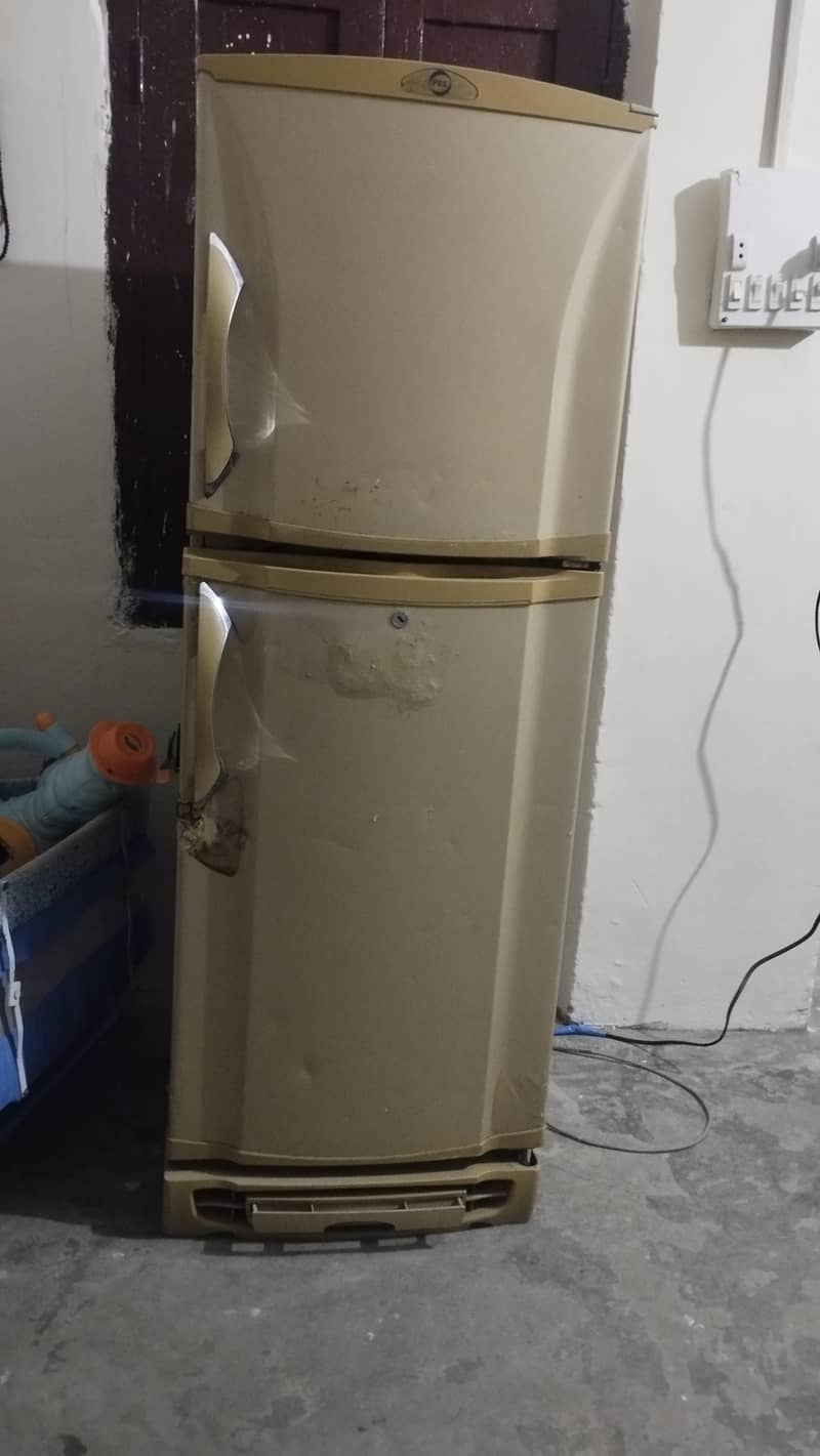 pel fridge 0