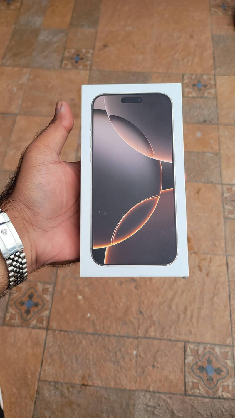 Apple iPhone 16 Pro Max 6