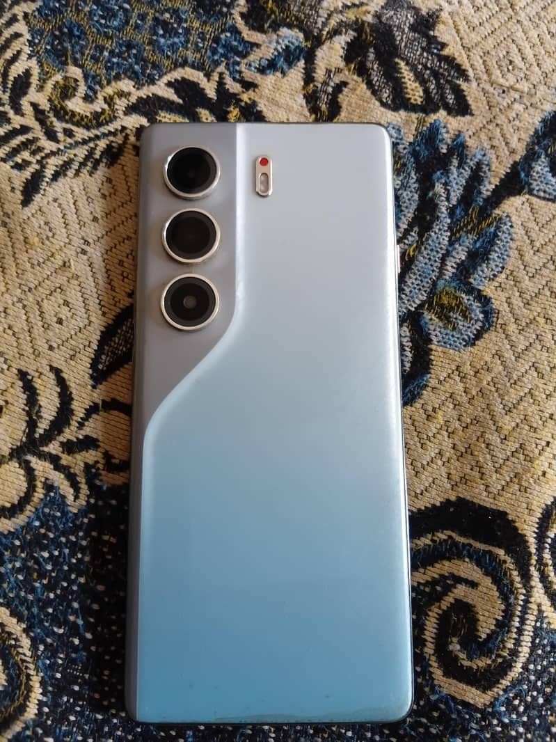 Tecno Camon 40 Pro 1