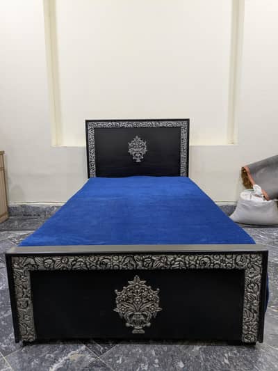 Single Bed with Carved Silver Motif Design (Solid Wood / Polished)