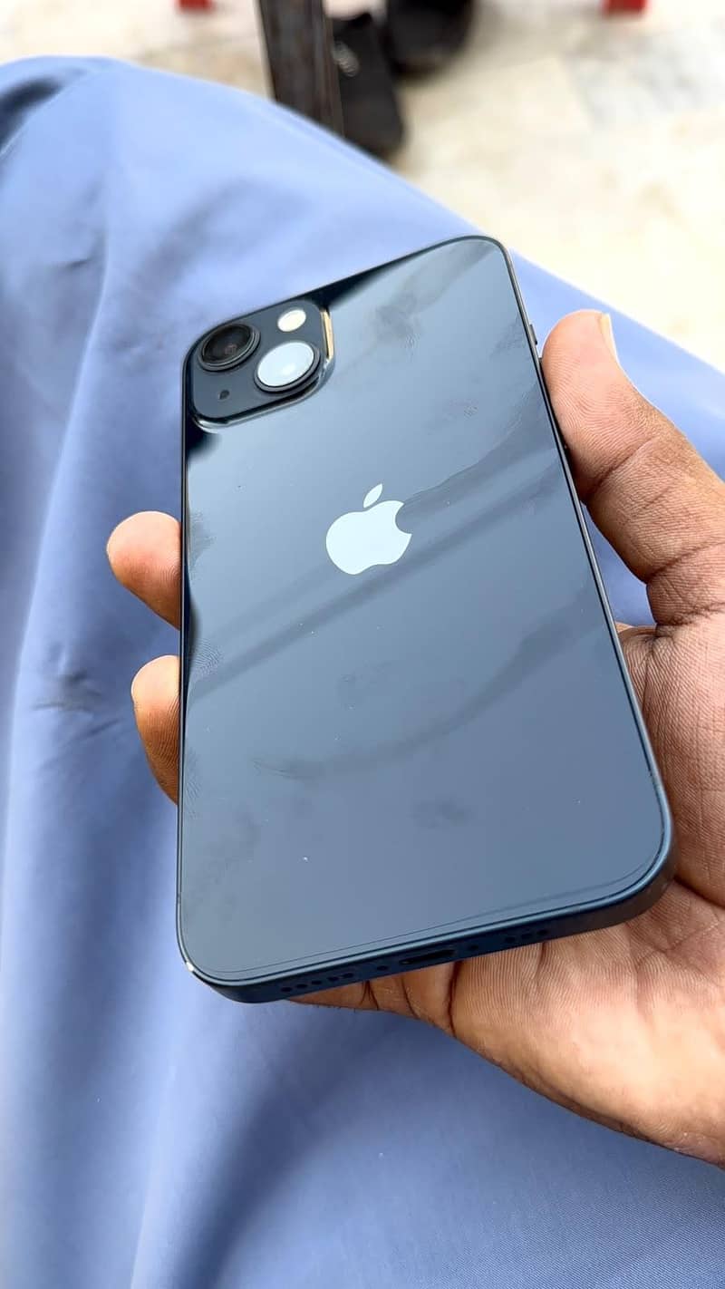 Apple iPhone 13 2