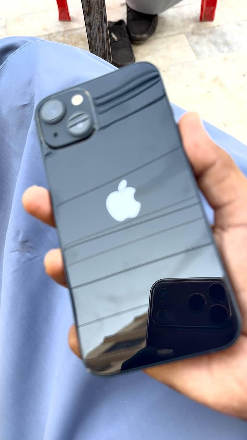 Apple iPhone 13 3