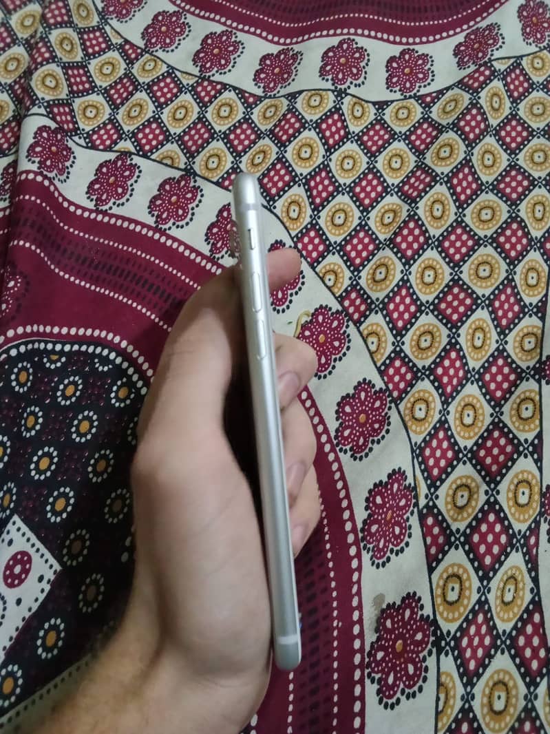 iPhone 8 2mounth sim working 2