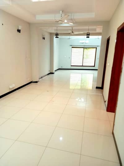 10 Marla House Available For Sale In Bahria Town