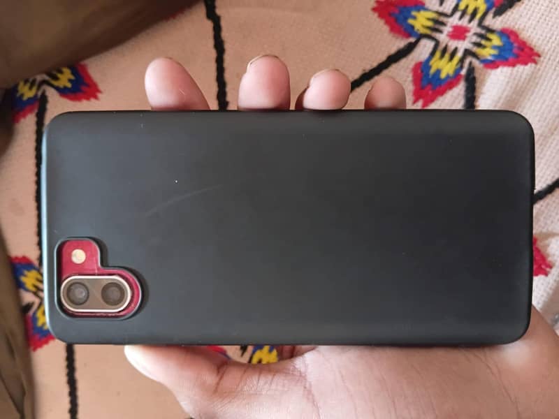 Sharp Aquos R2 0