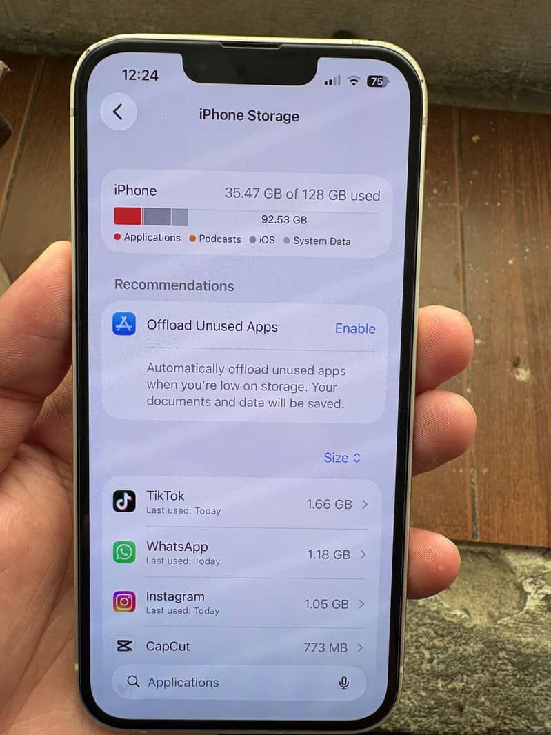 Apple iPhone 13 3