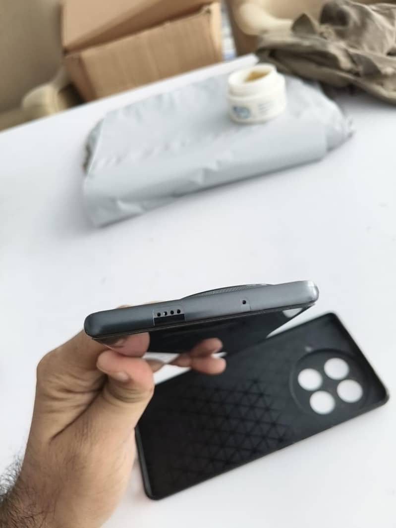 Tecno CAMON 30S 0
