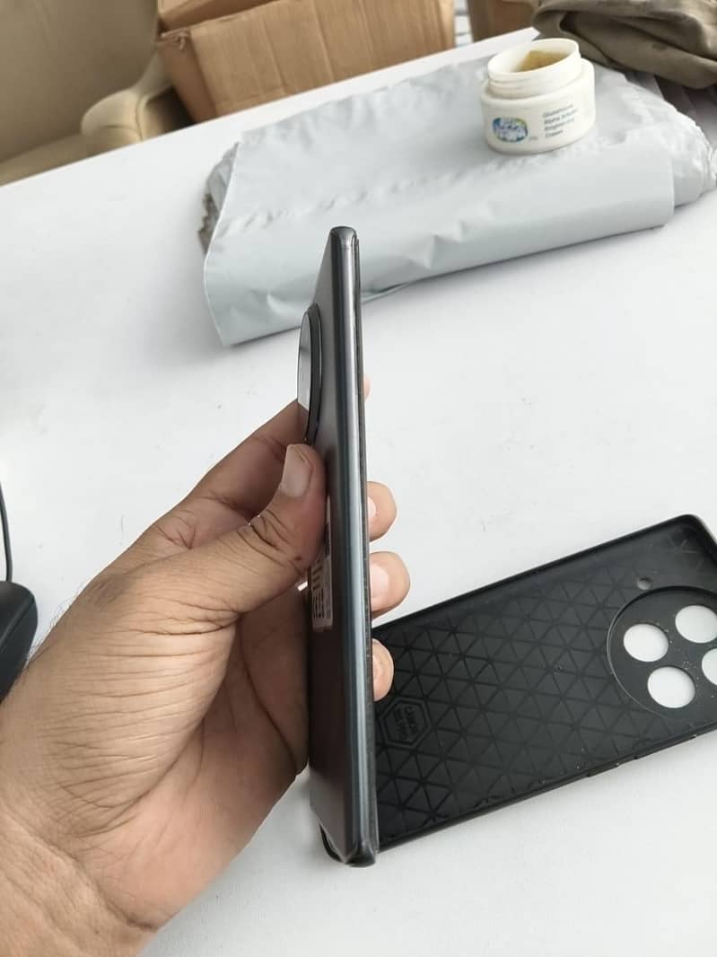 Tecno CAMON 30S 3
