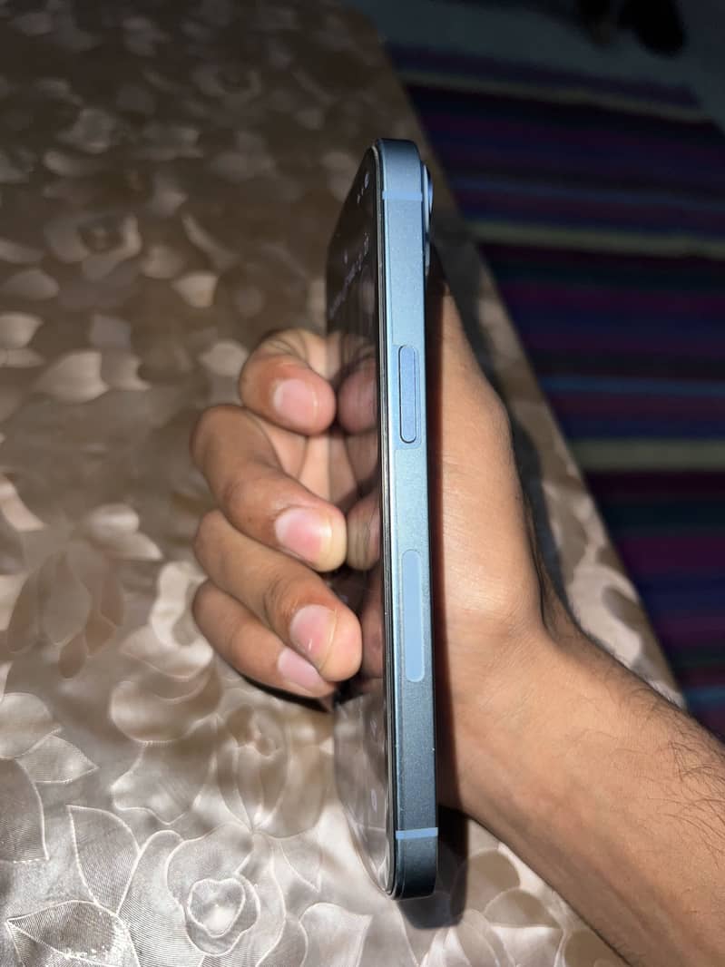 Apple iPhone 14 4
