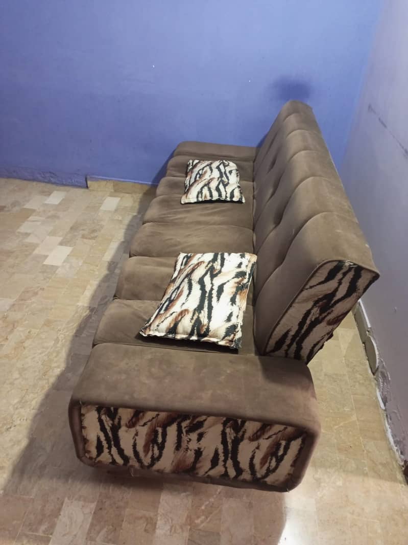 Sofa combed and almari 1