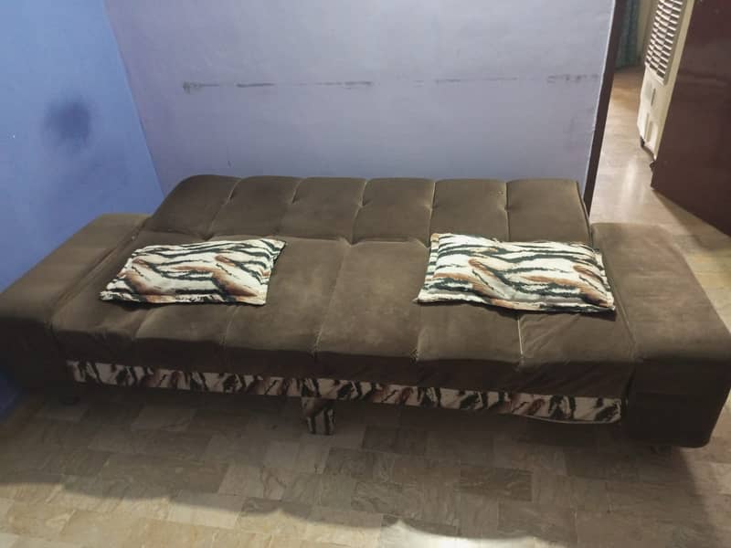 Sofa combed and almari 5