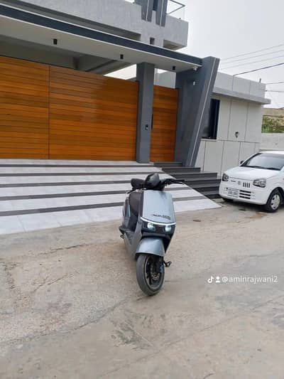 ELECTRIC SCOOTY – 2025 MODEL – HI-SPEED i700
