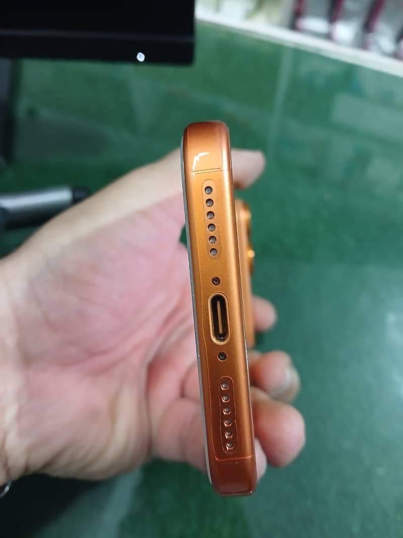 Apple iPhone 17 Pro Max 3
