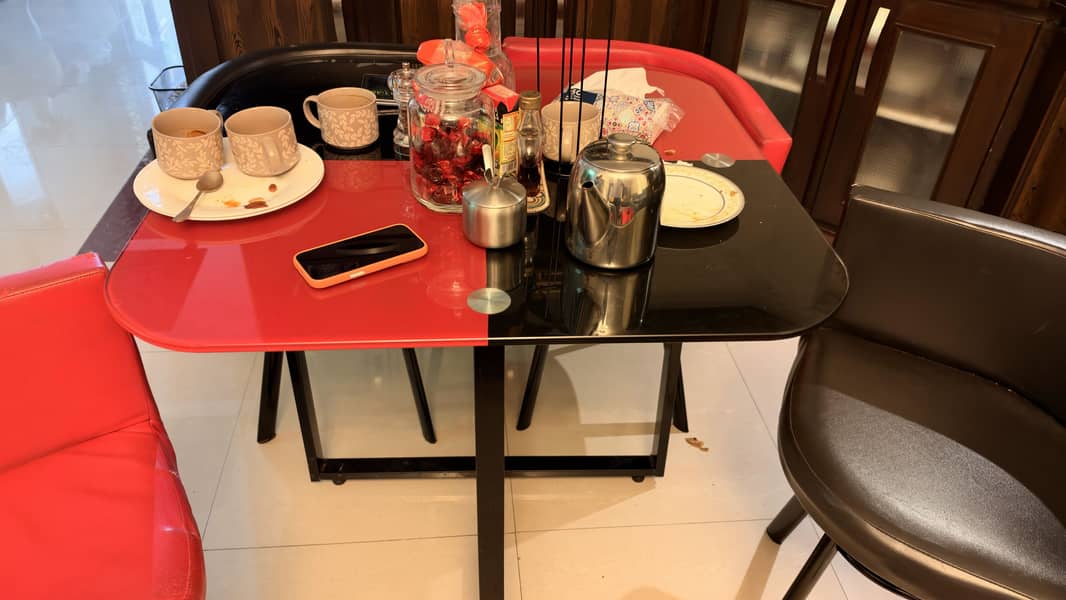 Coffee or mini dinning table 0