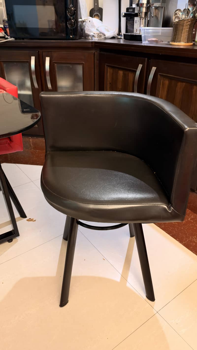 Coffee or mini dinning table 4