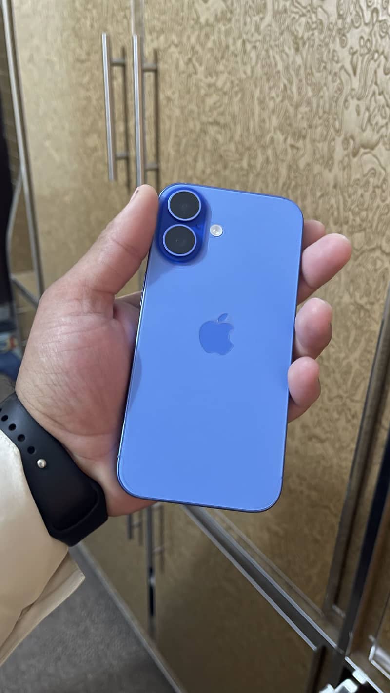 Apple iPhone 16 1