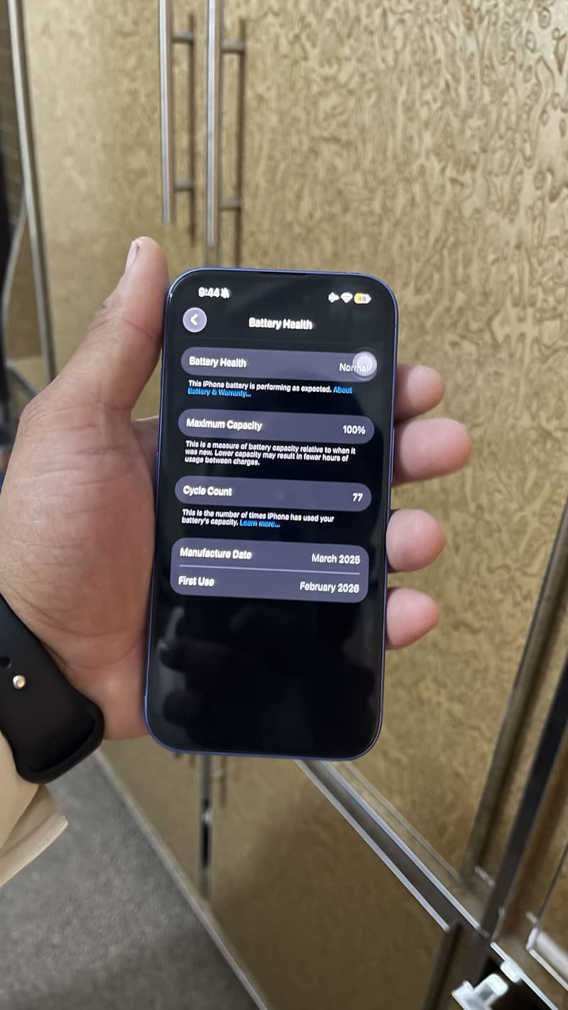 Apple iPhone 16 3