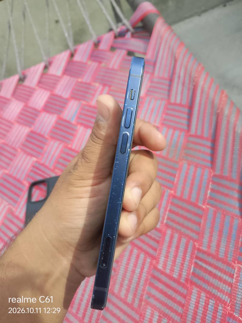 Apple iPhone 12 1