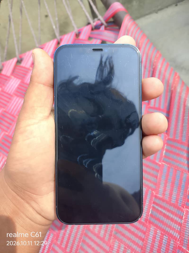 Apple iPhone 12 4