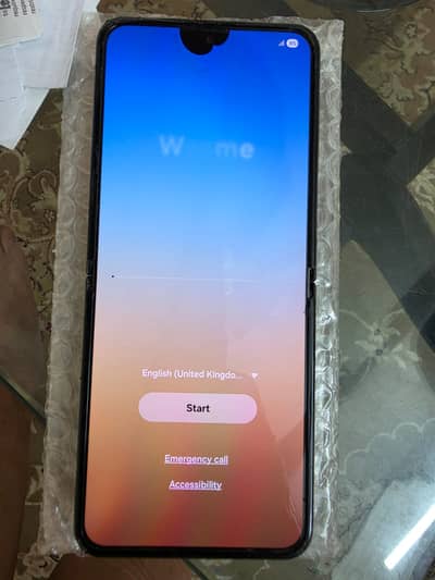 Samsung Galaxy Z Flip 4 8GB RAM / 256GB Storage OFFICIAL PTA WITH BOX