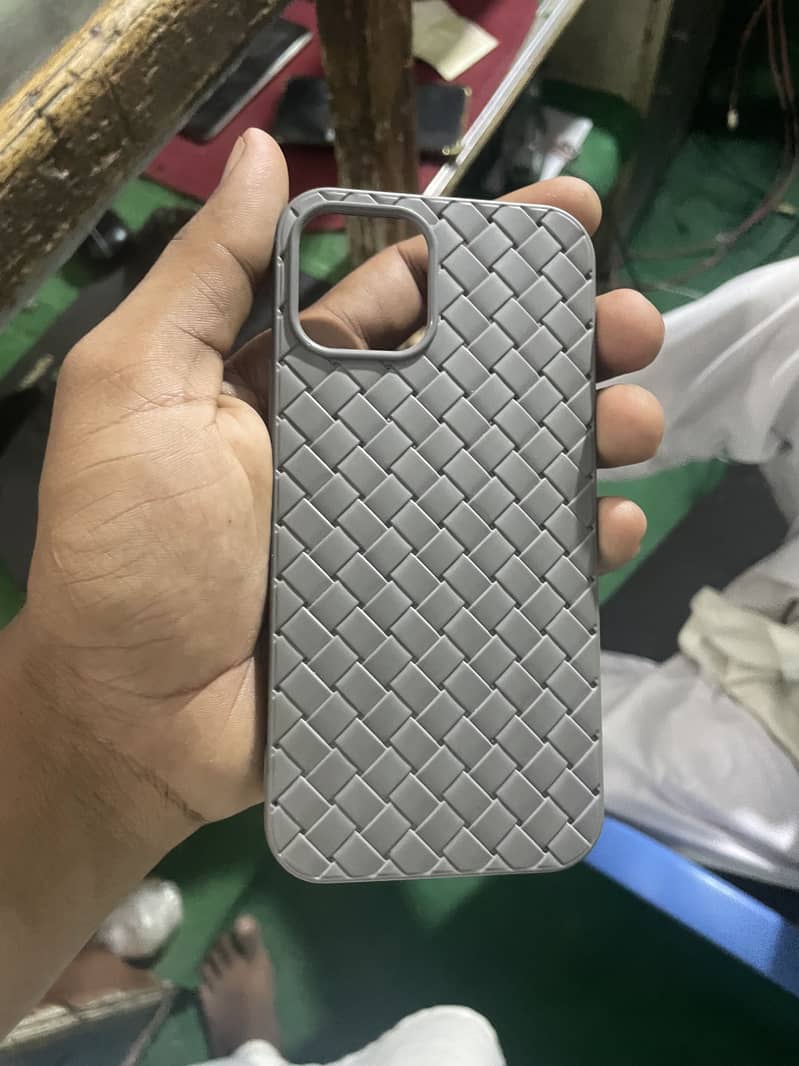 Apple iPhone 12 4