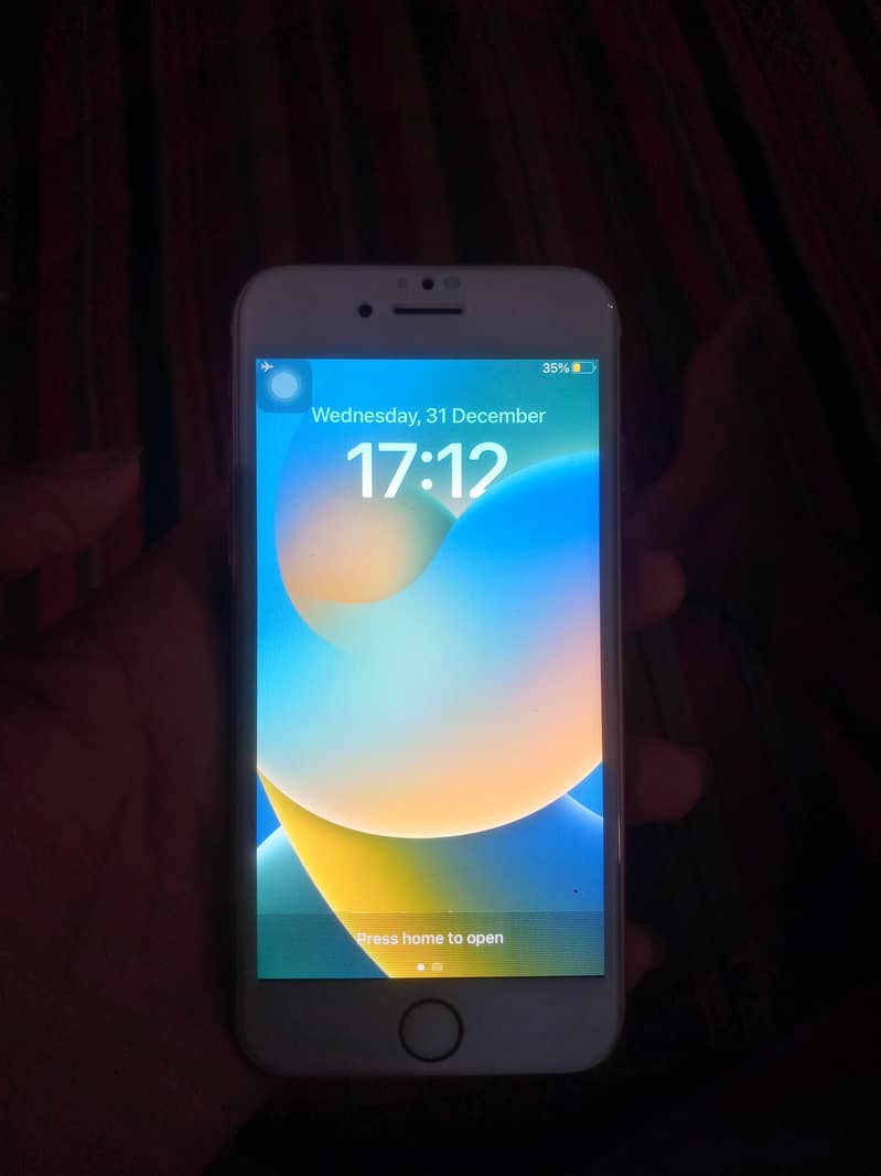 Apple iPhone 8 1