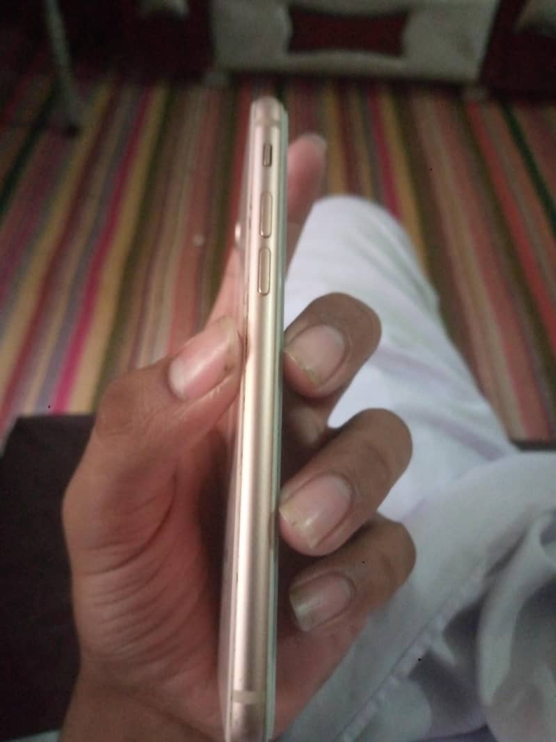 Apple iPhone 8 3