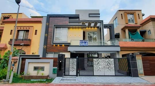 10 Marla House For Rent In Bahria Town Hot Location Near To Park School