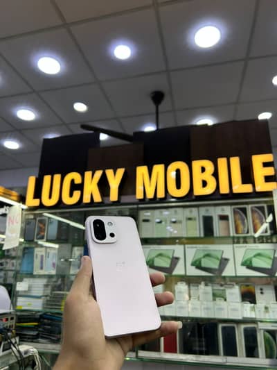 One plus 13s. 16/512gb officel pta brand new total original / one plus