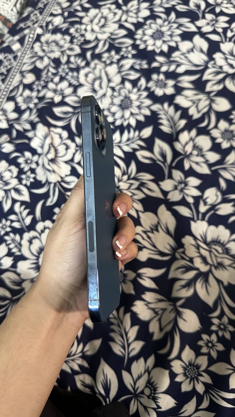 Apple iPhone 12 Pro Max 3