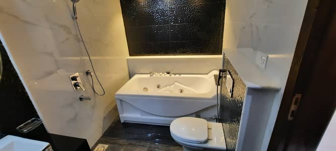 10 Marla House For Rent In Bahria Town Hot Location Near To Park School