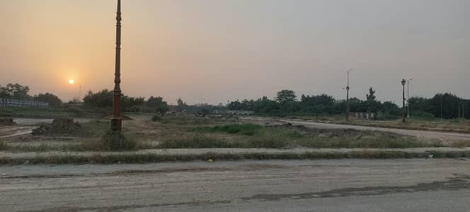 5 Marla Park Facing Commercial Plot in Business Bay Area, Lake City, Lahore.