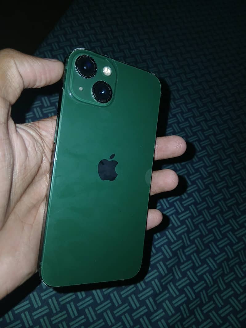 Apple iPhone 13 0