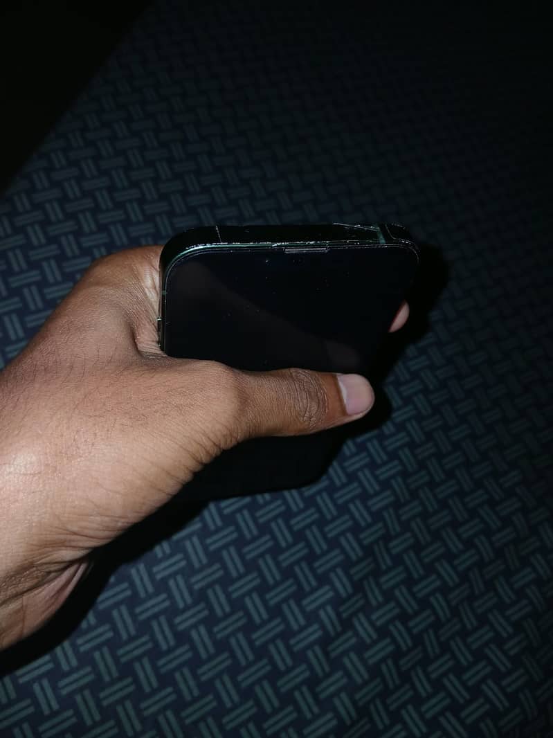 Apple iPhone 13 1