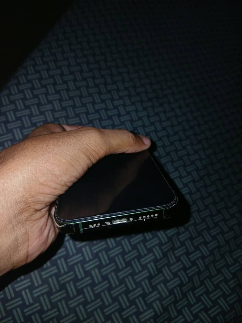 Apple iPhone 13 3