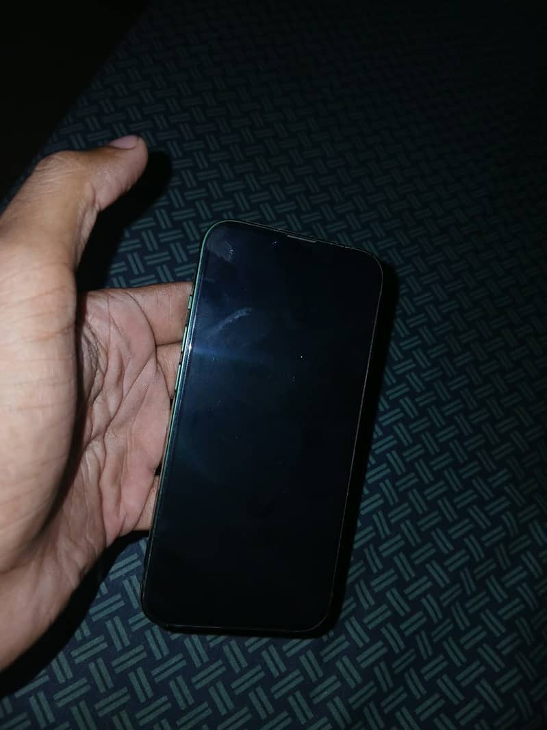 Apple iPhone 13 5