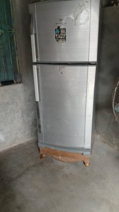 Dawlance fridge medium size